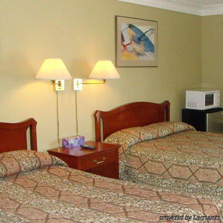 Faulds Motel Sarnia Room photo